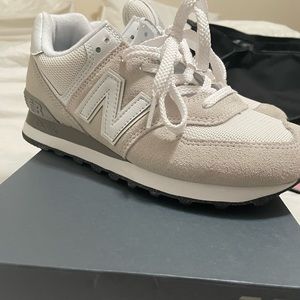 NEW BALANCE 574 NIMBUS CLOUD WITH WHITE WOMEN’S SIZE 8